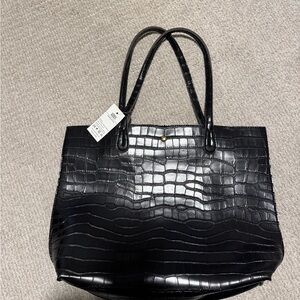 Chic Black Crocodile-Patterned Tote Bag